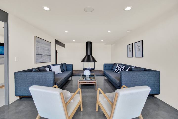 Beverly Hills Villa with Pool and Amazing Views gallery image 4