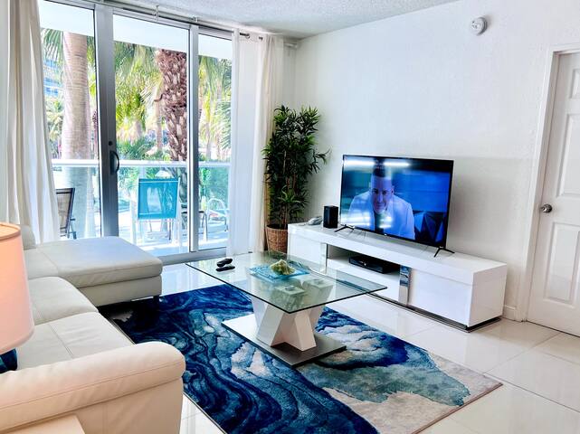 Tides-Beach front condo in Hollywood – 2 bedrooms gallery image 2