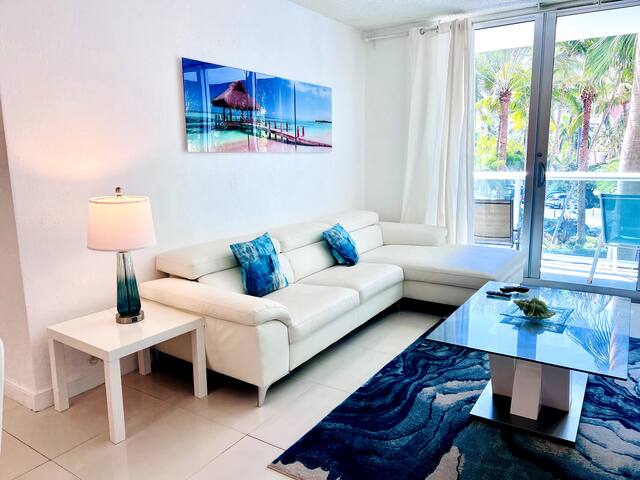 Tides-Beach front condo in Hollywood – 2 bedrooms gallery image 3