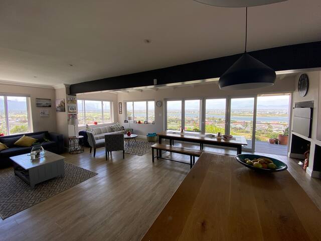 180 Degree Views – Lagoon Mountains Sea gallery image 4