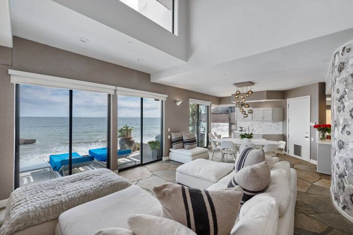 20%Off Ultra Luxurious Malibu Beachfront Penthouse