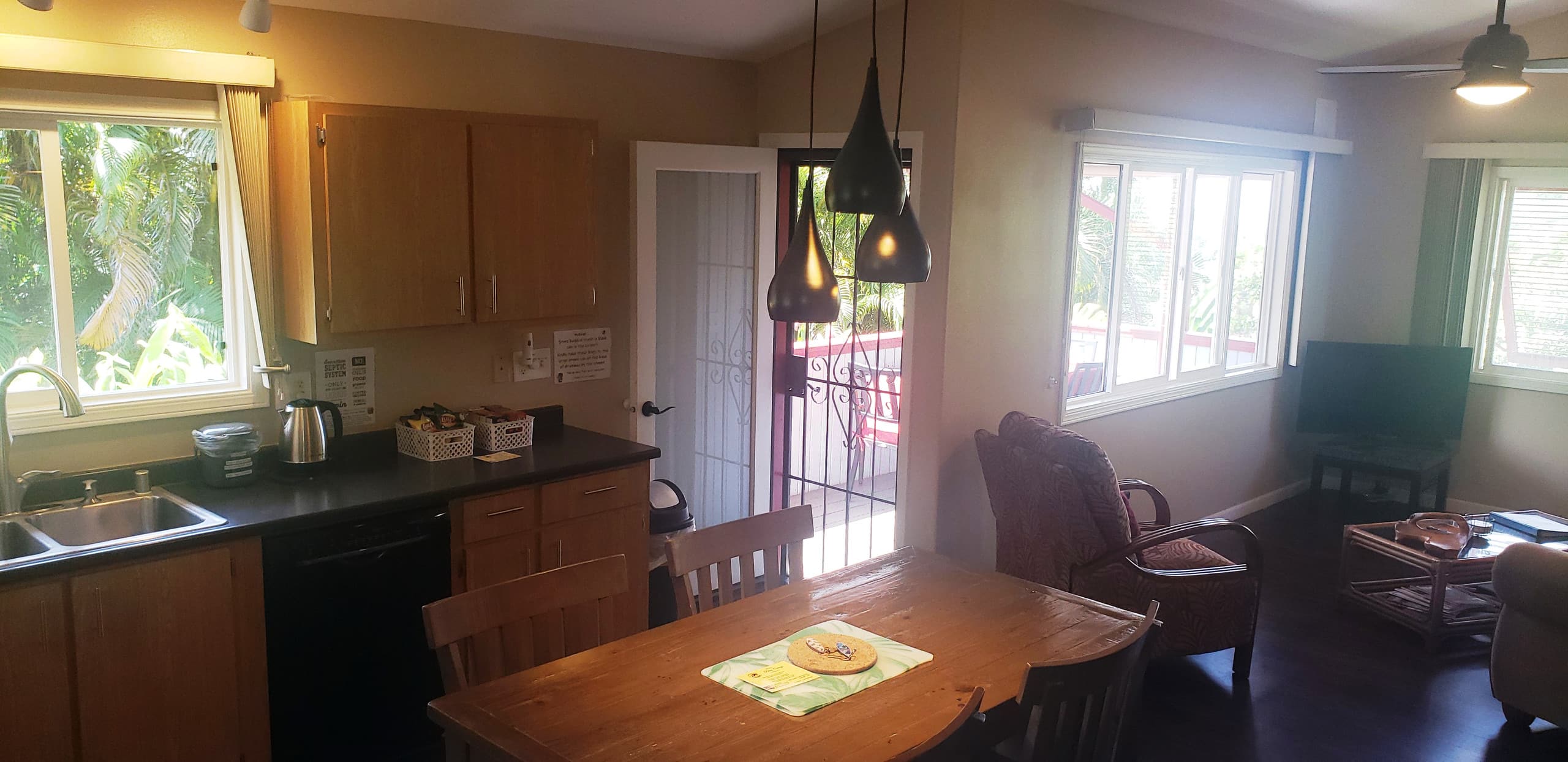 Private Country Cottage, Ocean View, A/C, Hana Hwy - Photo 10