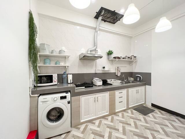 Neveu:The Boutique, 5 bedrooms Apt@MRT Sutthisan gallery image 4