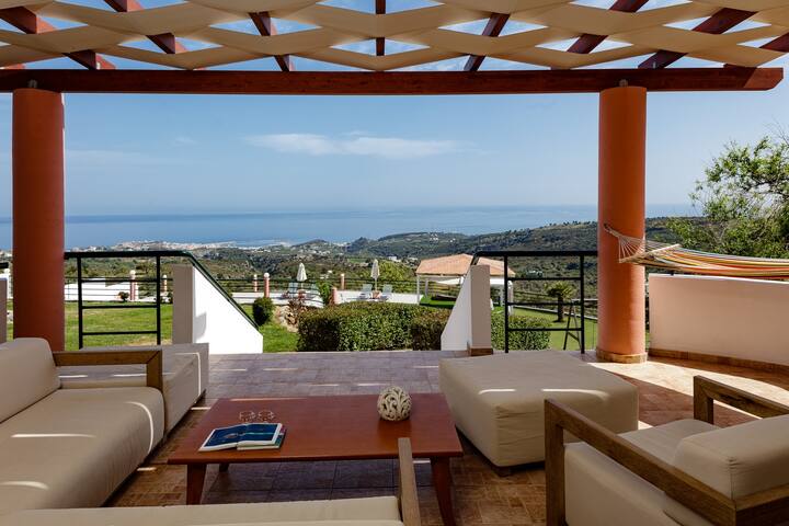 Superb villa,with amazing seaviews ,10min to town! gallery image 4