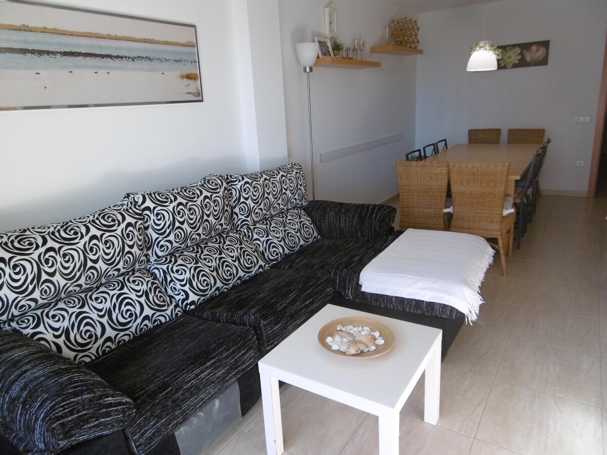 Top Airbnb: Ground floor, large terrace and two double bedrooms in La Ràpita