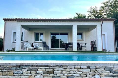 House with quiet swimming pool between Gard & Ardèche