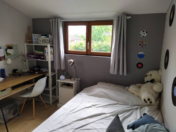 Spálňa 4 – posteľ 140