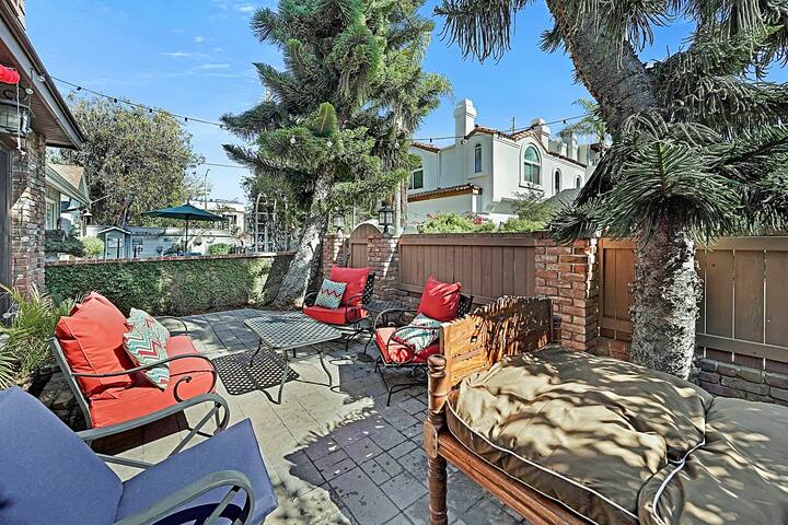 Venice Beach | Steps to the Ocean | Garage Parking gallery image 5