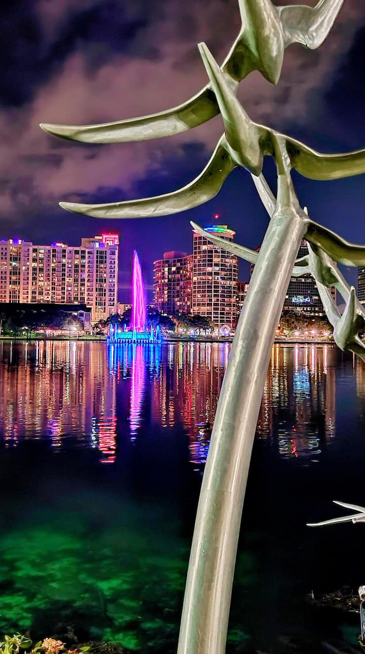 Livingston Pool House- In The Heart of Downtown - Guesthouses for