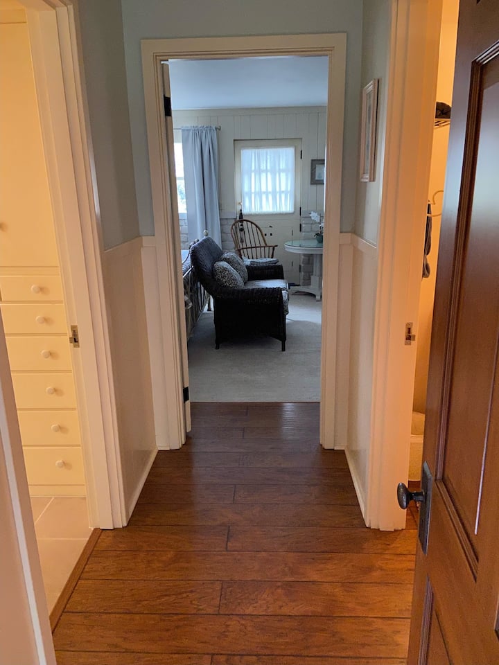 כניסה לחדר2.