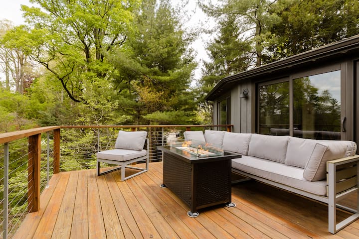 Modern Round House – Mtn Views – 2 Miles to DT AVL gallery image 3