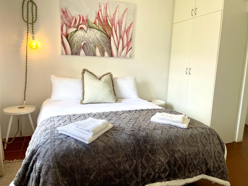 Posteľ s manželskou posteľou Queen