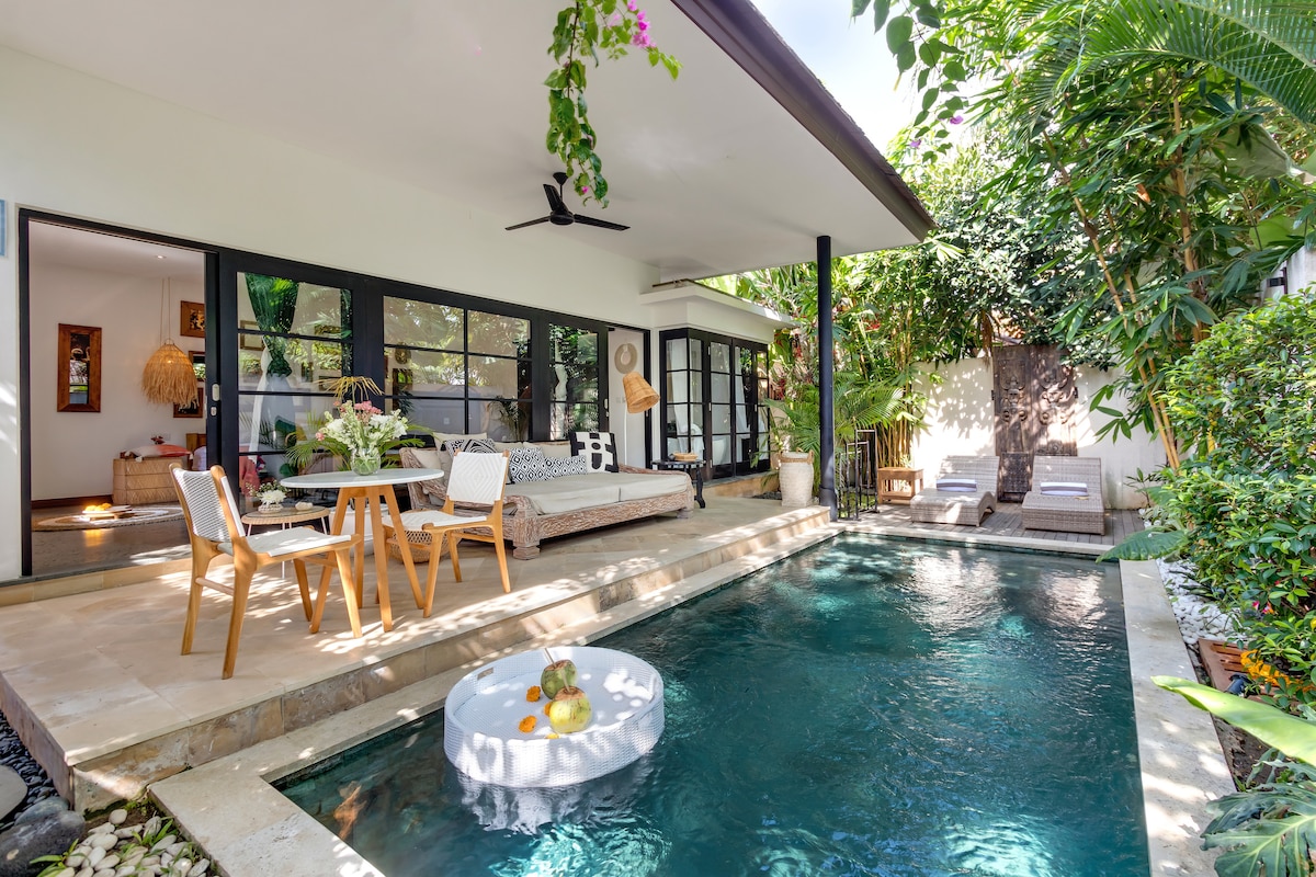 Villa in Ubud · ★4.68 · 1 bedroom · 1 bed · 1 private bath รายการ Airbnb เปรียบเทียบ