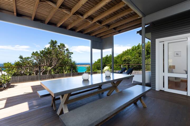 Carinya Beach House – stunning views & speedy wifi gallery image 3
