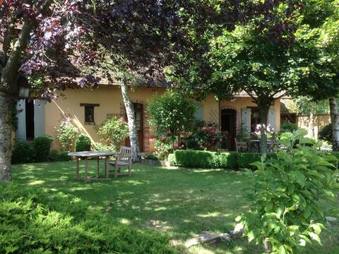 Charming house in the countryside, quiet and peaceful, sleeps 7