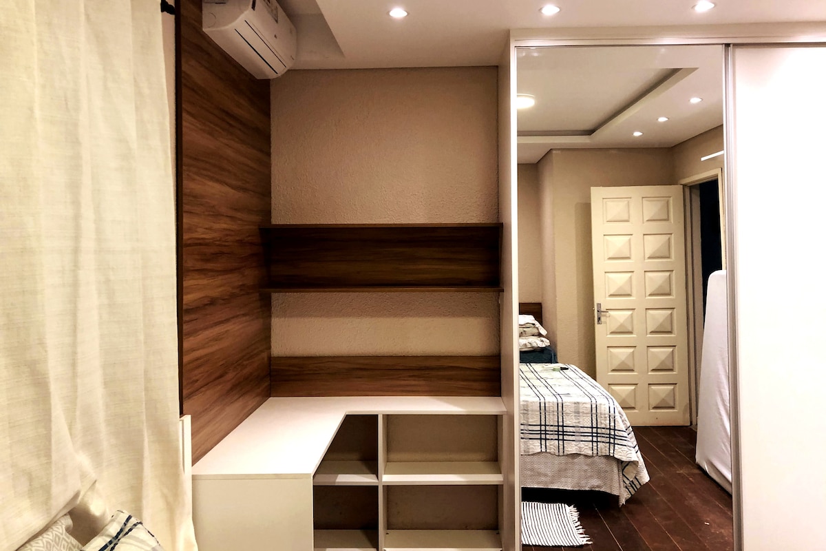 Bedroom 3: Ground room with a double bed and a single bed. It has hot and cold air-conditioning, Smart TV and easy access to the bathroom nearby. 