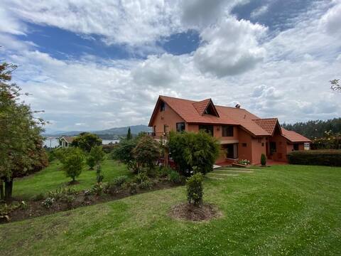 Paipa Lake view chalet