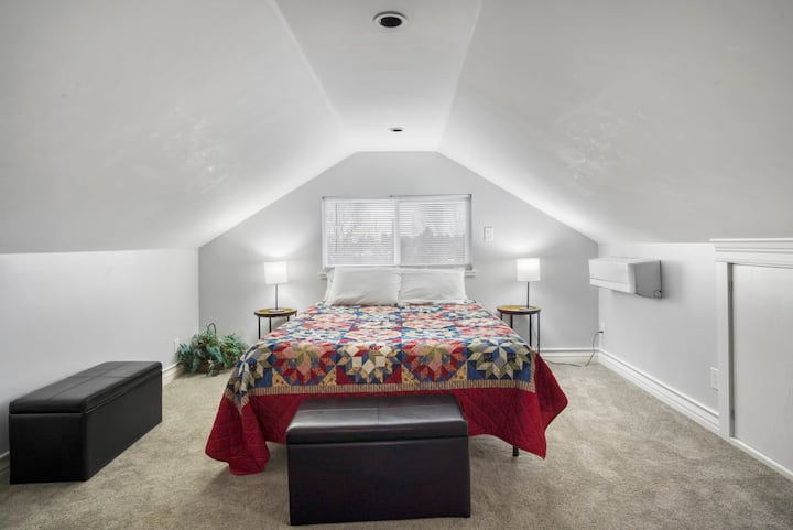 ático, dormitorio, cama 1.