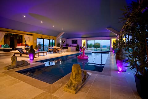 Willow Barn with Private Pool