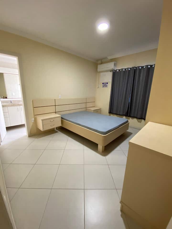 Вход към апартамент 1.