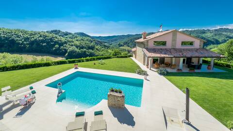 Chipieri 4+2, Emma Villas