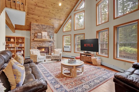 Hot Tub, Sauna & Hikes | Peaceful Poconos Escape