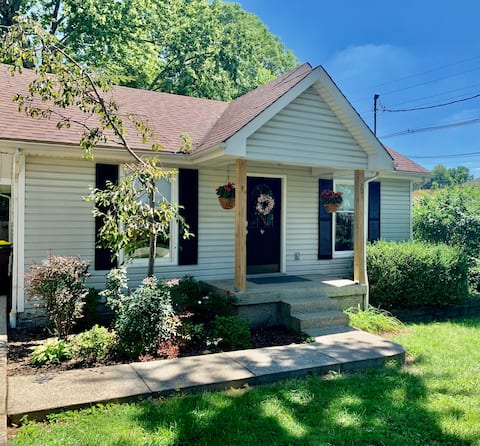 Charming Newly Renovated Home - 2 bedroom /1 bath