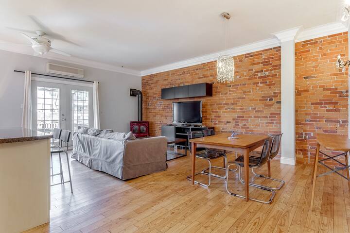 Delightful Apartment w/ Private Outdoor Space! gallery image 2