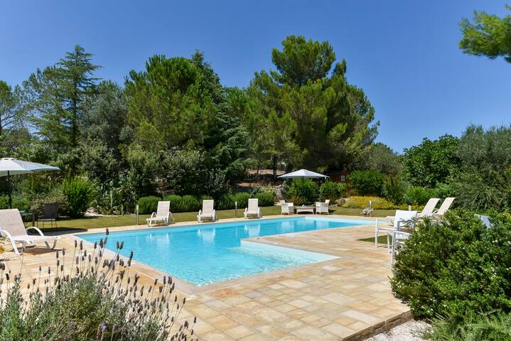 Villa with Private Pool in Monopoli for 8 guests gallery image 3