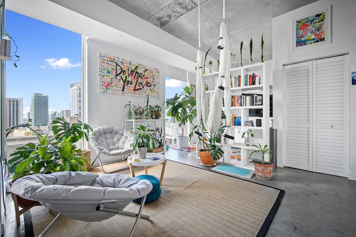 Stunning Luxury High Rise Condos With Rooftop Pool And Personal Training Room image