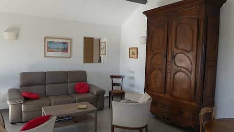 Top performing Airbnb: Le Clos des Pins, cooling system (4 people max) in Mallemort