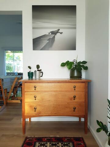 Hillside Holiday House with Ocean views & breezes. gallery image 3