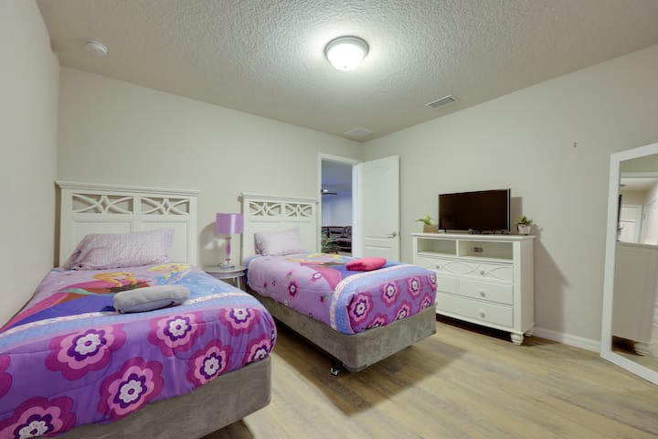habitación doble 1 en el segundo piso con dos camas individuales