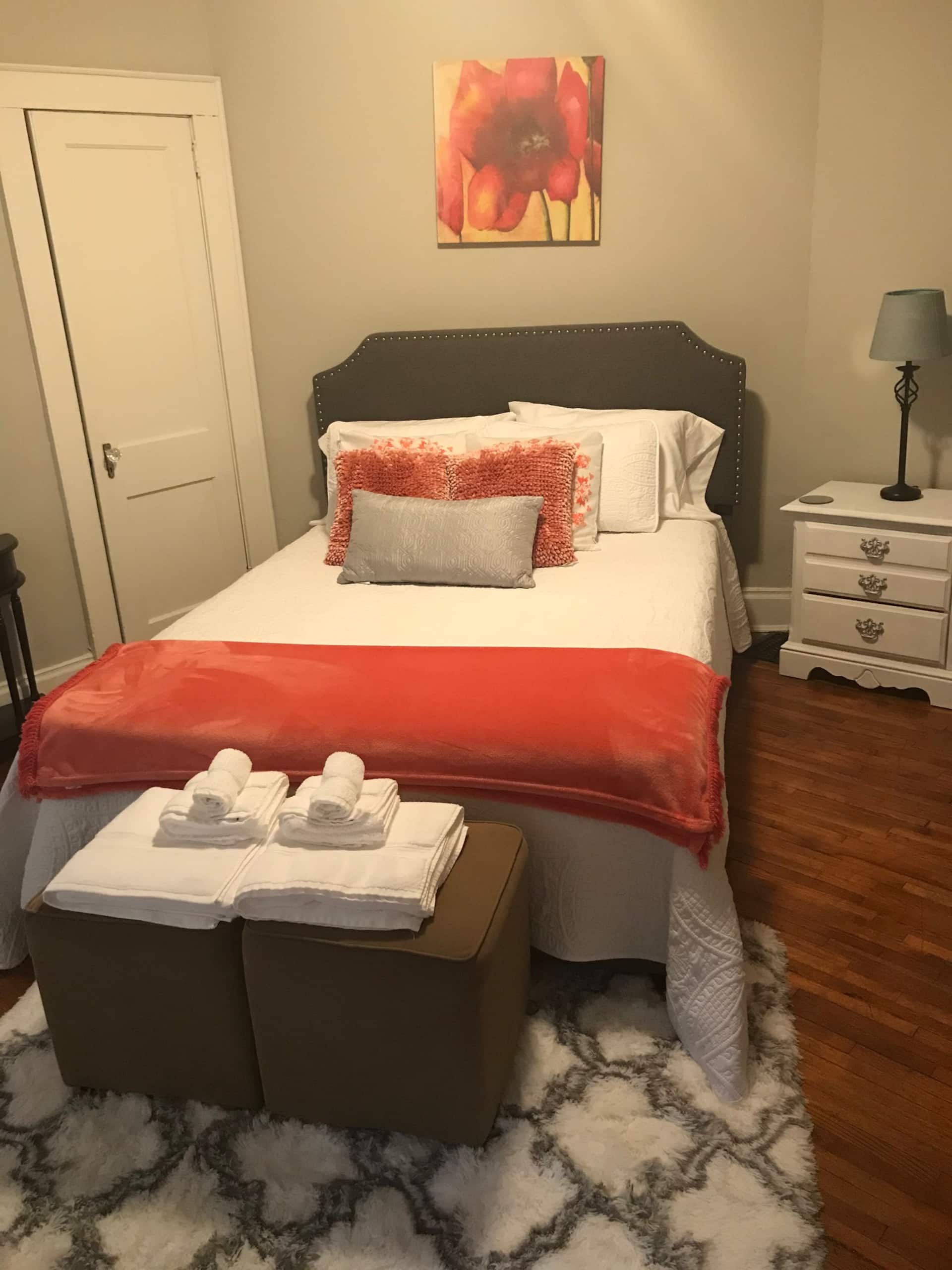 Mae's Place Too