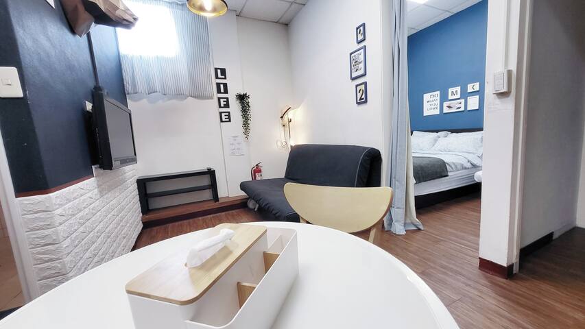 EZ整層家庭房/投影機大螢幕/4-12人/捷運3分鐘近台北車站寧夏夜市/3套房 gallery image 3