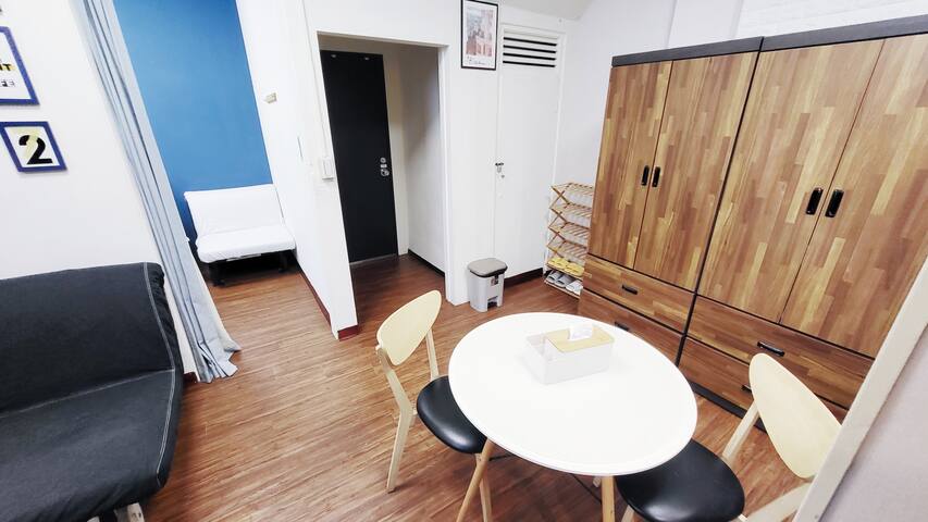 EZ整層家庭房/投影機大螢幕/4-12人/捷運3分鐘近台北車站寧夏夜市/3套房 gallery image 4