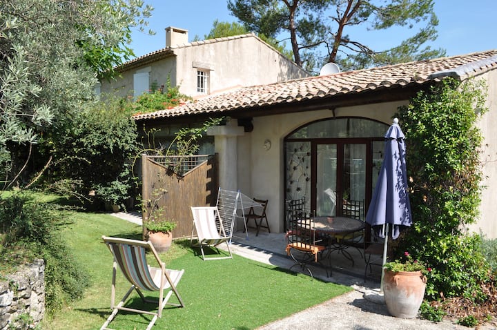 Studio De Charme 4 Personnes Avec Terrasse - Orgon