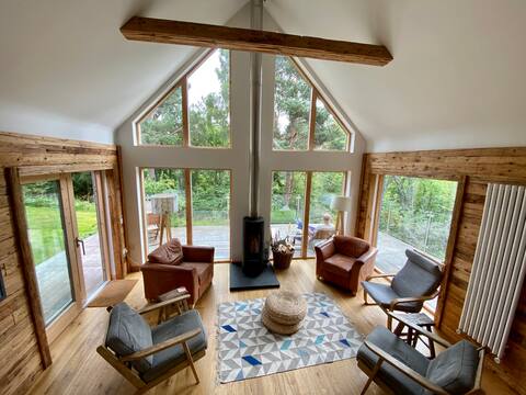 Successful Airbnb property: An Cala – Forest & River Escape + Hot tub in Abernethy And Kincardine