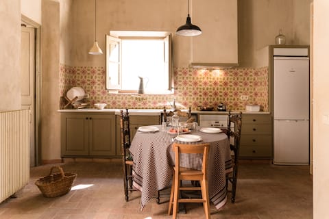 "Ca la Mercè Batista", house in the Emporda
