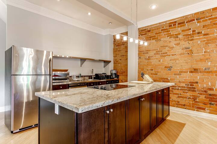 Charming Garden Apartment w/Fireplace + Location! gallery image 5