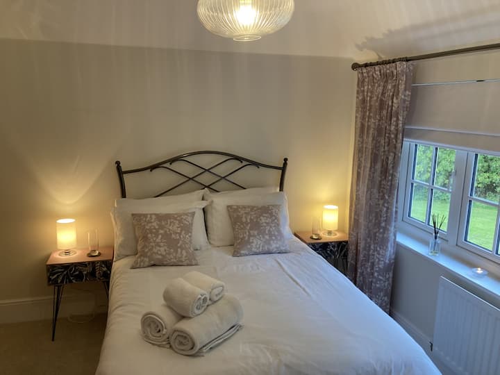 Private room with own bathroom Houses for Rent in West Sussex