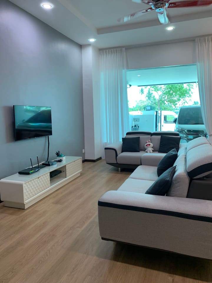 Vic Lovely House Paddy field view with 4 br 7paxs