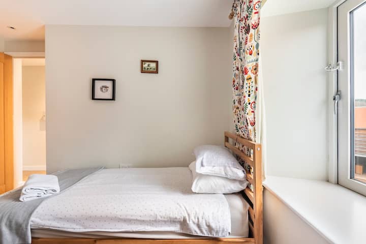 Spálňa na strednom poschodí 3
 3 lôžka (lôžko/poschodová posteľ)