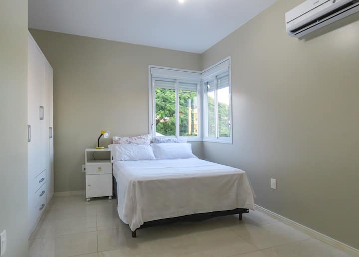 dormitorio doble y baño privado