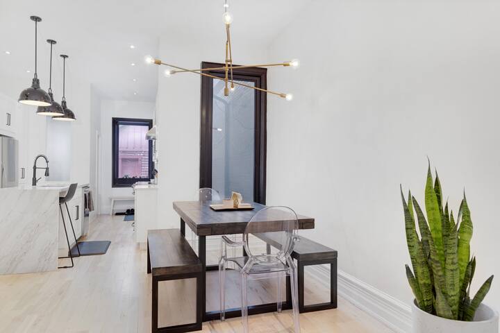 Spacious 2-Storey Townhouse in Queen West gallery image 3