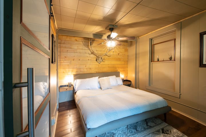 新增的加大双人床，为房客提供更多舒适体验。