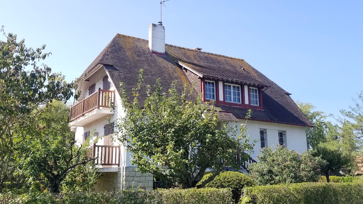 Erfolgreiche Airbnb-Immobilie: Beautiful House with 5 bedrooms - Good location in Tourgéville