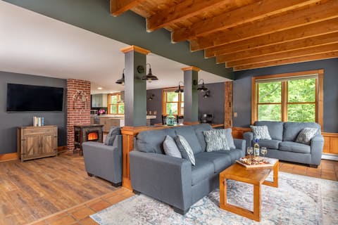 4-bedroom Vermont Farmhouse close to Smuggs'