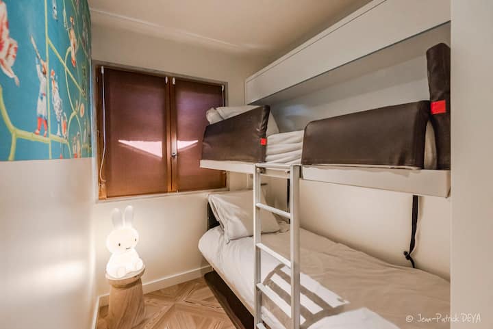 غرفة 3 سرير / مكتب 