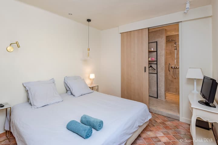 غرفة 2 بحمام